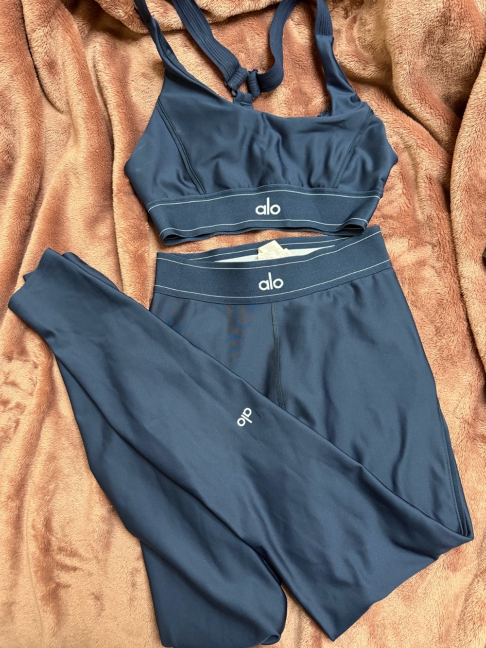 ALO Yoga Navy Blue Sports Bra & Leggings Set - Picture 1 of 2